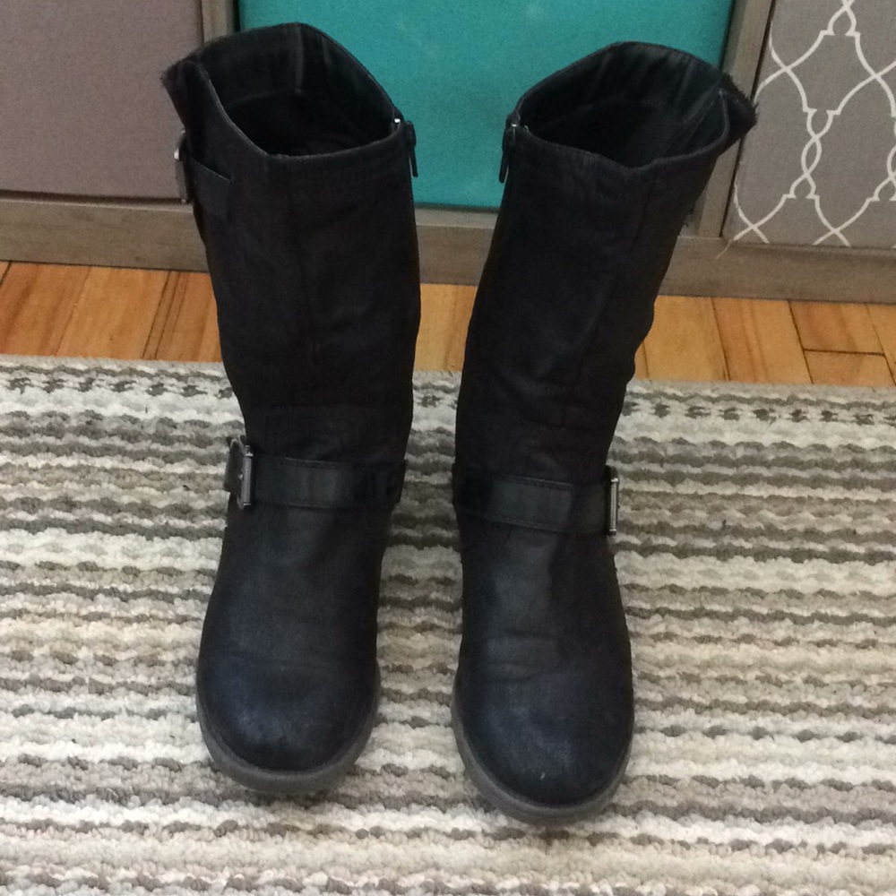 Black mid-calf boots